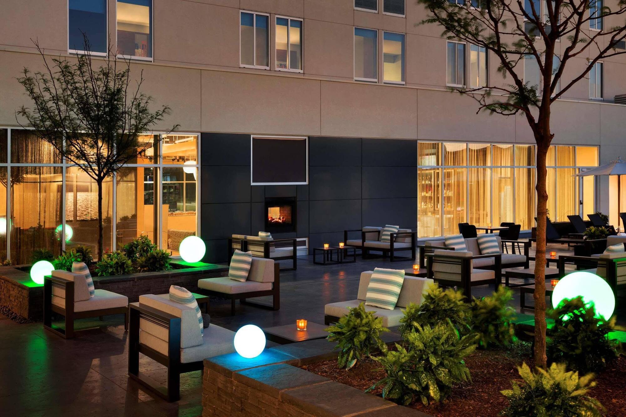 Aloft Dallas Love Field Exterior photo